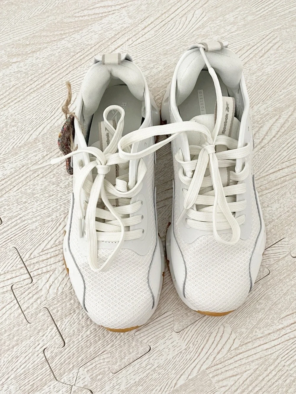 Reebok zig dynamica light grey shoes size 7